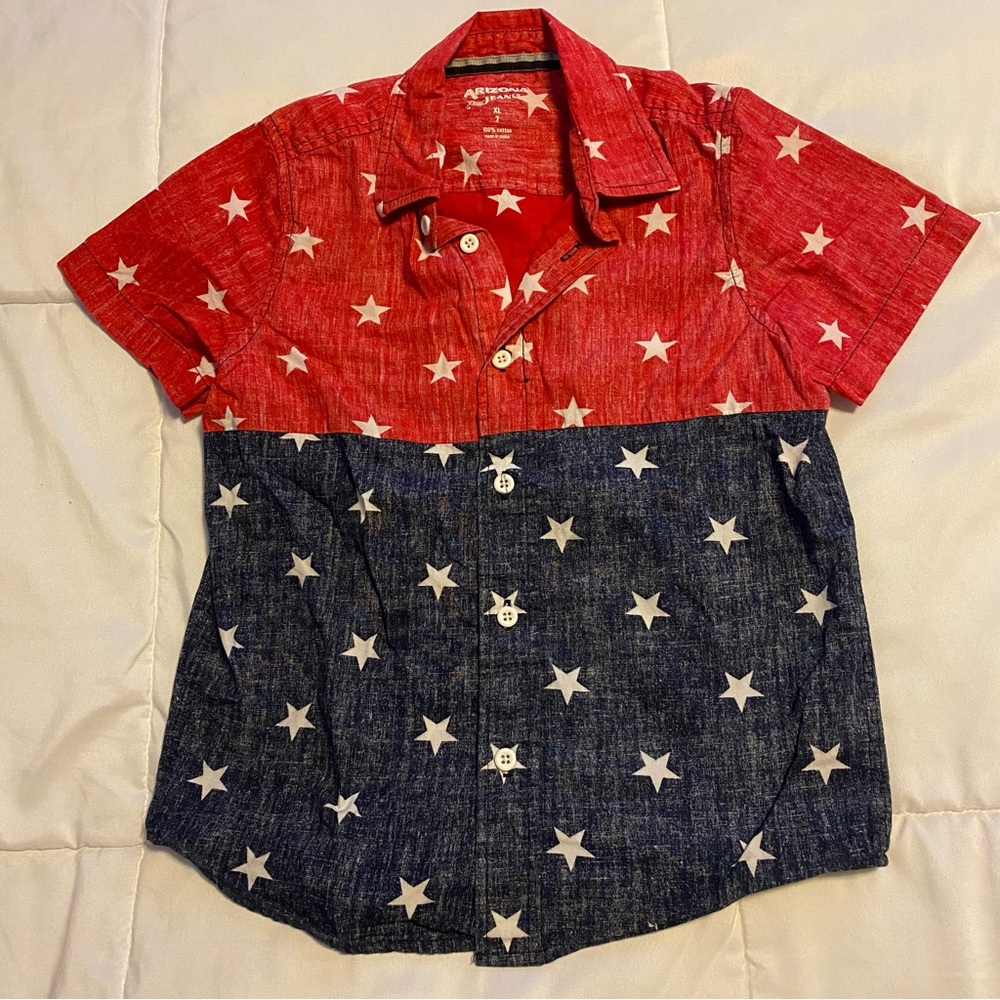 Arizona Jean Company Red and Blue Star Button Down Shirt